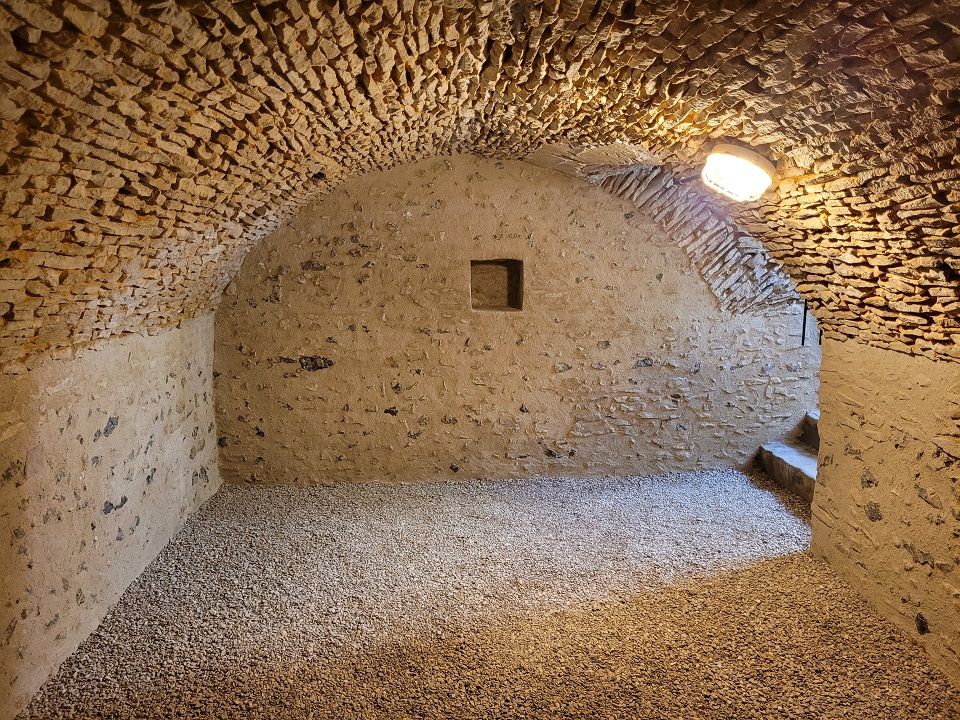 Rénovation d’une cave voûtée à la chaux